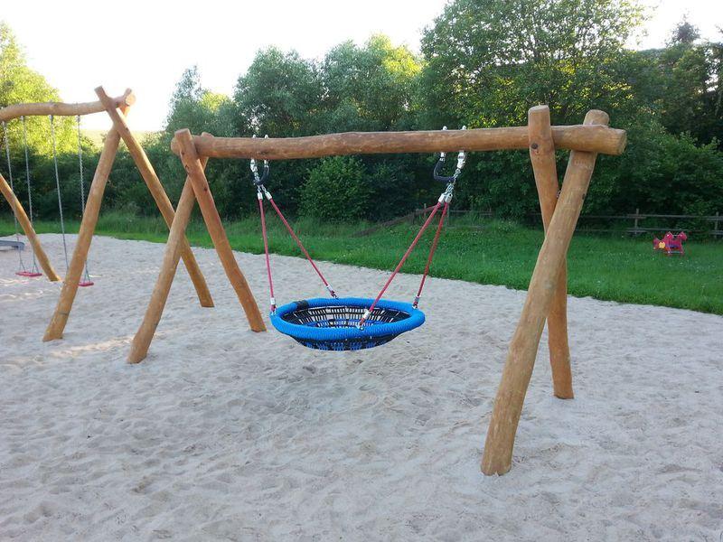 Nestschaukeln gibt es in vielen verschiedenen Varianten.